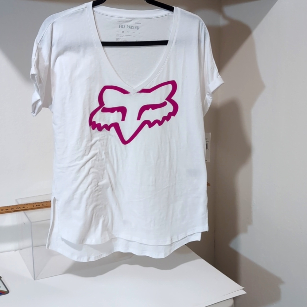 Fox racing women's small t-shirt with big pink logo Fox on front